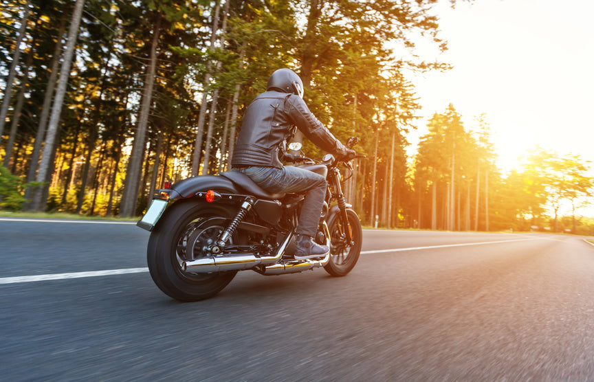 Motorrad auf einer Landstraße